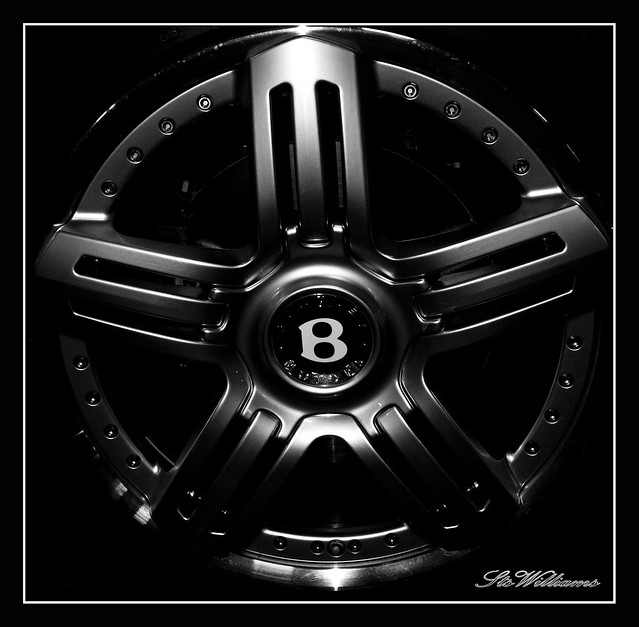the classic rims of a bentley