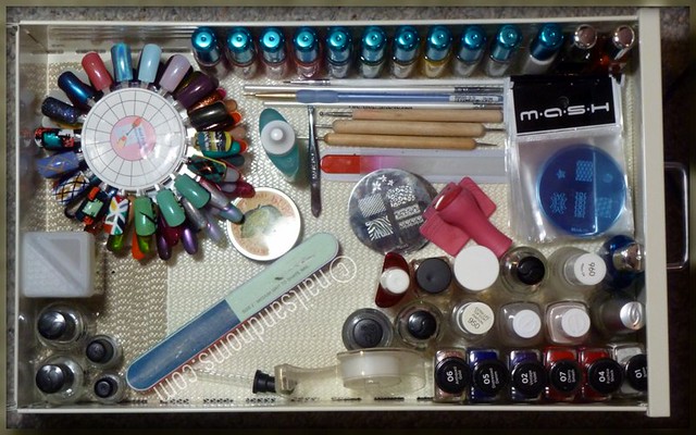 dotting tools, nail art brushes and various other art supplies,