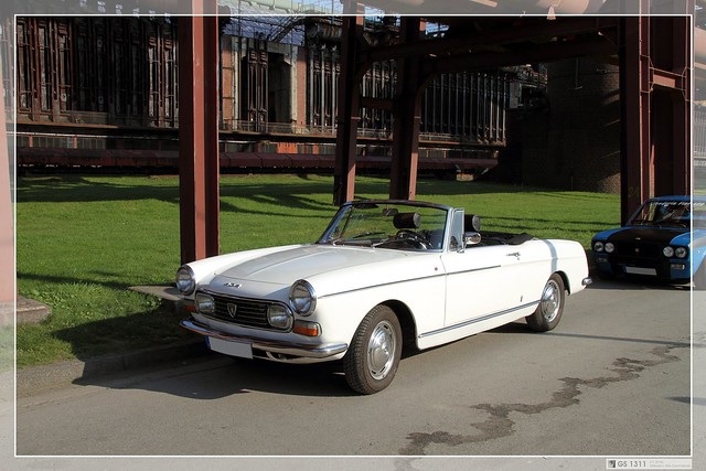1961 1968 Peugeot 404 Cabriolet 03 The Peugeot 404 is a large family