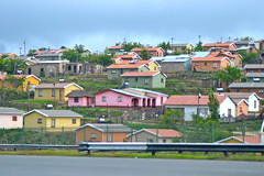 在南非的夸祖魯那他爾省的低收入住宅區所設立的太陽能面板和太陽能熱水系統。(Connect4Climate提供)