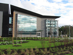 Advanced Energy Center, SUNY Stonybrook (by: Colt Group, creative commons license)