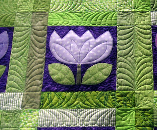 Tulip Appliqe quilt closeup