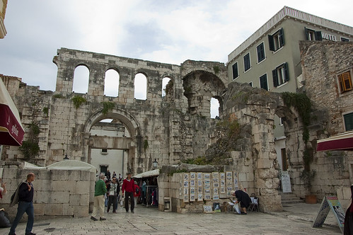 Peristil Ruins