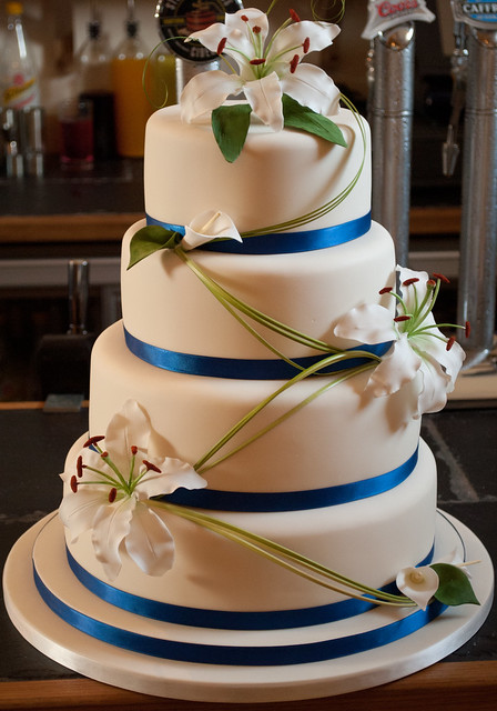 cake boss wedding cake with lilies