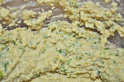 hummus with spice & parsley 4