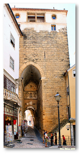 Arco e Torre de Almedina by VRfoto