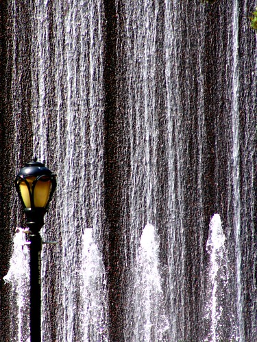 usa water fountain architecture texas lamppost waterfeature texasmedicalcenter houstontx harriscounty fountainwall texasscenes built2002 johnpmcgoverncommonsbldg