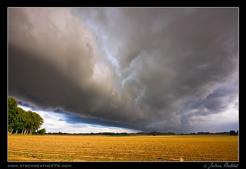 storm normandie orage cumulonimbus arcus stormchaser shelfcloud satch76 xtremweather76