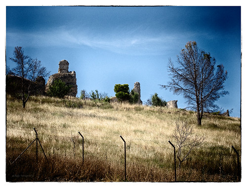 castle landscape spain ruin segovia castillayleón fuentidueña s95 alfonsoviii airojo canonpowershots95