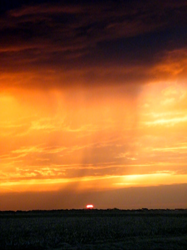 rain sunrise spring kansas greatbend bartoncounty kansassunrise centralkansas fujifilmfinepixs2000hd unclemuley