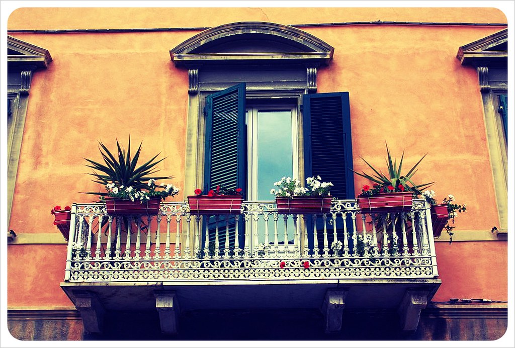 pisa window & balcony