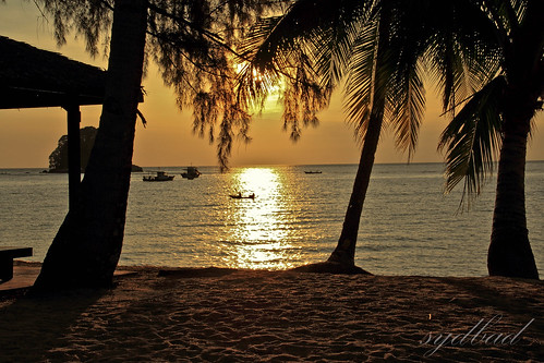 travel blue sunset sea sky sun color art beach nature water beautiful yellow clouds canon landscape fun photography for is photo waiting asia day photos down malaysia come pahang tiomanisland f3556 kampungtekek eos60d efs18135mm