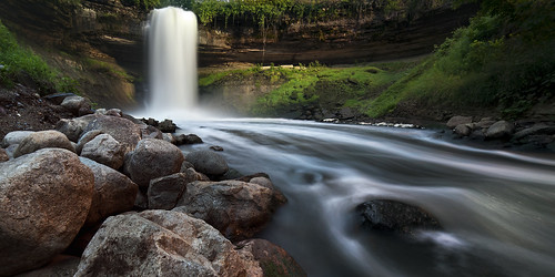 park longexposure cliff motion blur green nature water minnesota stone canon river landscape outdoors eos prime waterfall moss midwest rocks stream tripod rocky minneapolis wideangle motionblur 5d twincities mn manualfocus gitzo manfrotto minnehaha minnehahafalls uwa ultrawideangle 14mm canoneos5d manuallens samyang14mmf28ifedmcaspherical samyang14mmf28