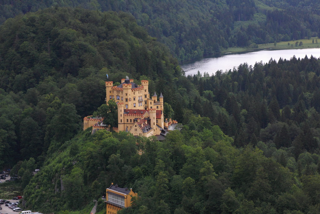 Фюссен германия. Замок Фюссен. Поместье в Хоэншвангау лейб. Замок Хохеншвангау с озером. Хоэншвангау план.