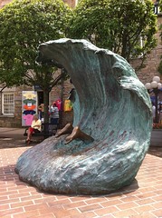 Statue: The Wave (Kay Worden, 1983)