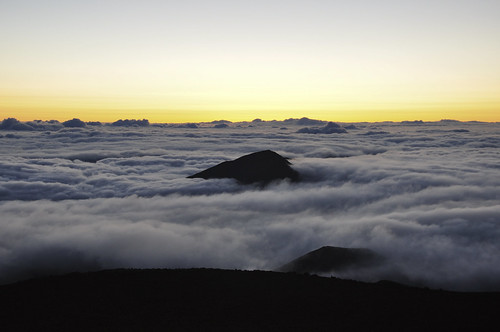 sunset sunrise dawn volcano hawaii high maui haleakala crater firstlight