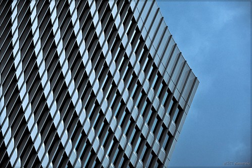 windows architecture geometry hamburg hermeseuler canoneosrebelxsi unusualviewsperspectives sigma18200mm3563dcos yartphotography
