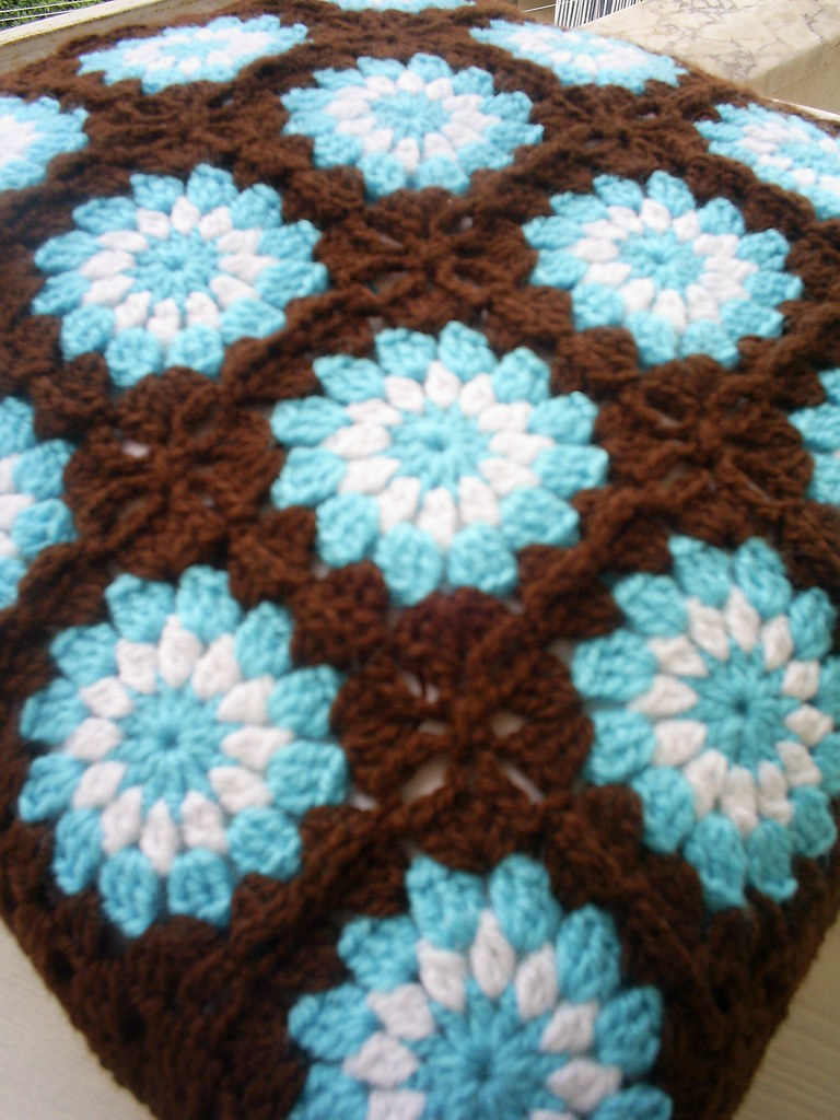 circle in a square cushion cover
