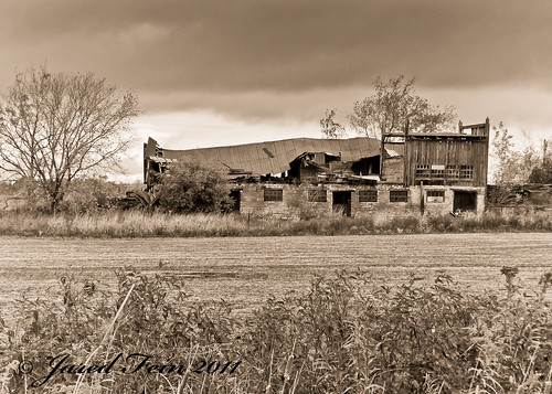old storm sepia barn farm sewerdoc ©jaredfein mygearandme blinkagain