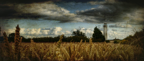 panorama lighthouse liverpool photoshop wheat vignette hdr hale topaz photomatix
