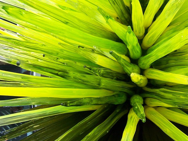 lime green icicle tower | dale chihuly