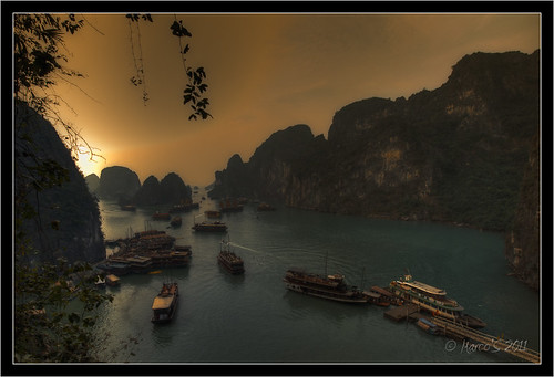 voyage sunset mer evening nikon asia vietnam asie soir marcos halongbay coucherdesoleil baiedhalong d700 marco971
