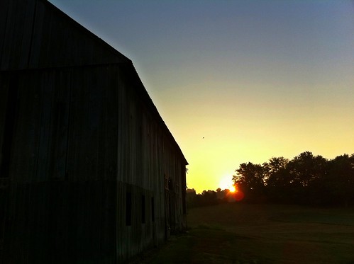barn sunrise farm bluehour magichour csa cbf iphone chesapeakebayfoundation clagettfarm cameraapp