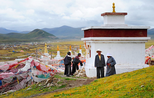 བོད་ལྗོངས། ©janreurink tibetanplateauབོད་མཐོ་སྒང་bötogang khamཁམས། tibetanethnicityབོད་རིགས། buddhismསངས་རྒྱས་ཆོས་ལུགས། tibetབོད tibetanབོད་པ sershulསེར་ཤུལ།county 2010༢༠༡༠ jumangཇུ་མང་