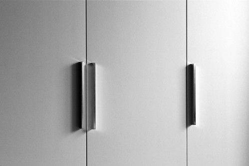 light shadow blackandwhite bw white black reflection lines canon closet bedroom room 1855mm minimalism 600d