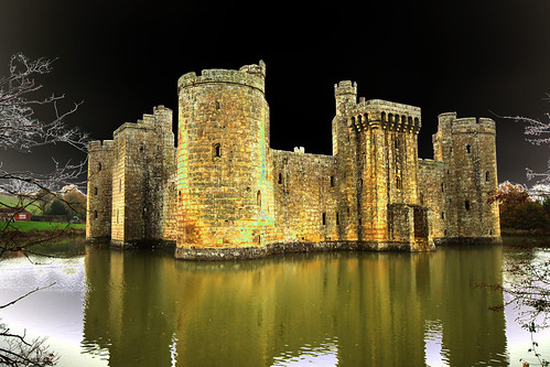 uk england castle castles beautiful sussex pentax lovely1 gb bodiam nationaltrust bodiamcastle solarised solarisation pentaxk5
