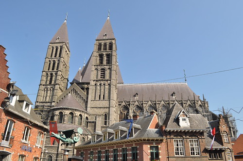 2011.09.25.112 TOURNAI - Vieux Marché aux Poteries - Cathédrale Notre-Dame de Tournai