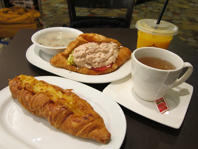 Breakfast at Changi Airport Terminal 1's Delifrance