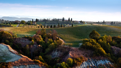 italy panorama sunrise nikon val tuscany nikkor paysage toscane campagne italie lanscape leverdesoleil vallon d90 cyprès nikkorafsdx55300 nikkorafsdx55300f4556gedvr