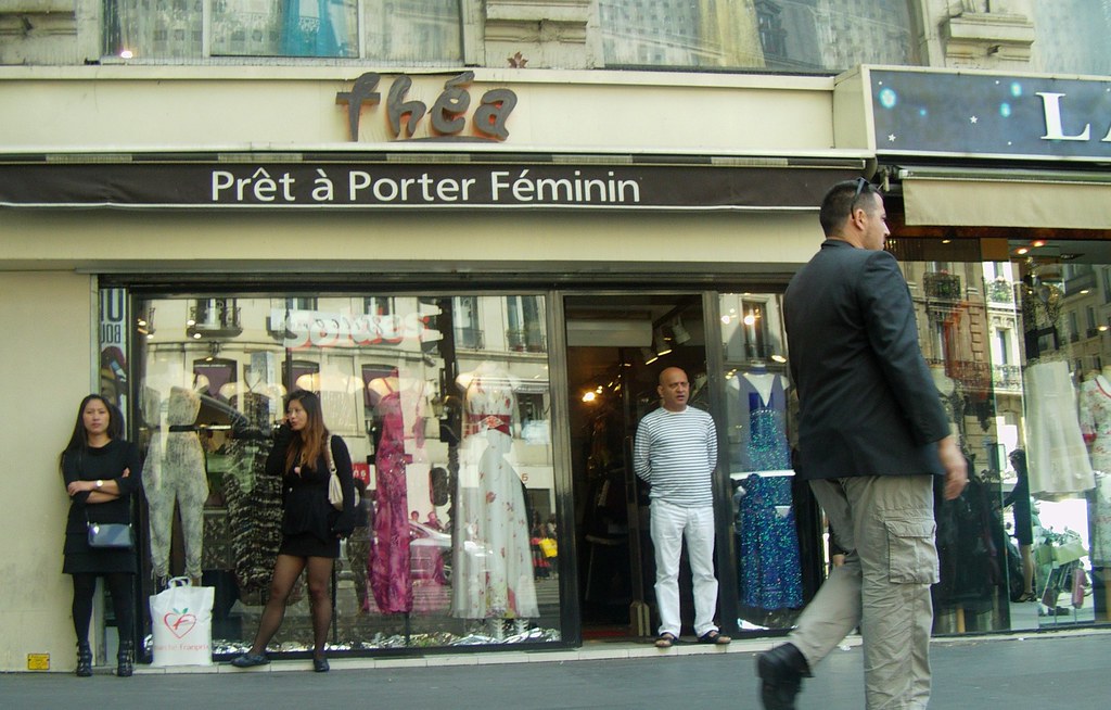 2011 07 02 Prostitution Chinoise Du Boulevard Saint Denis A Photo On