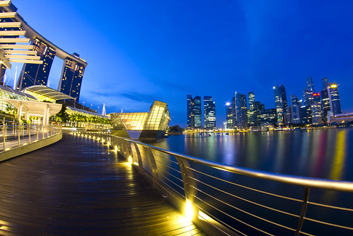longexposure blue canon dawn singapore cityscape distorted fisheye 7d 8mm fishy rokinon marinabaysands