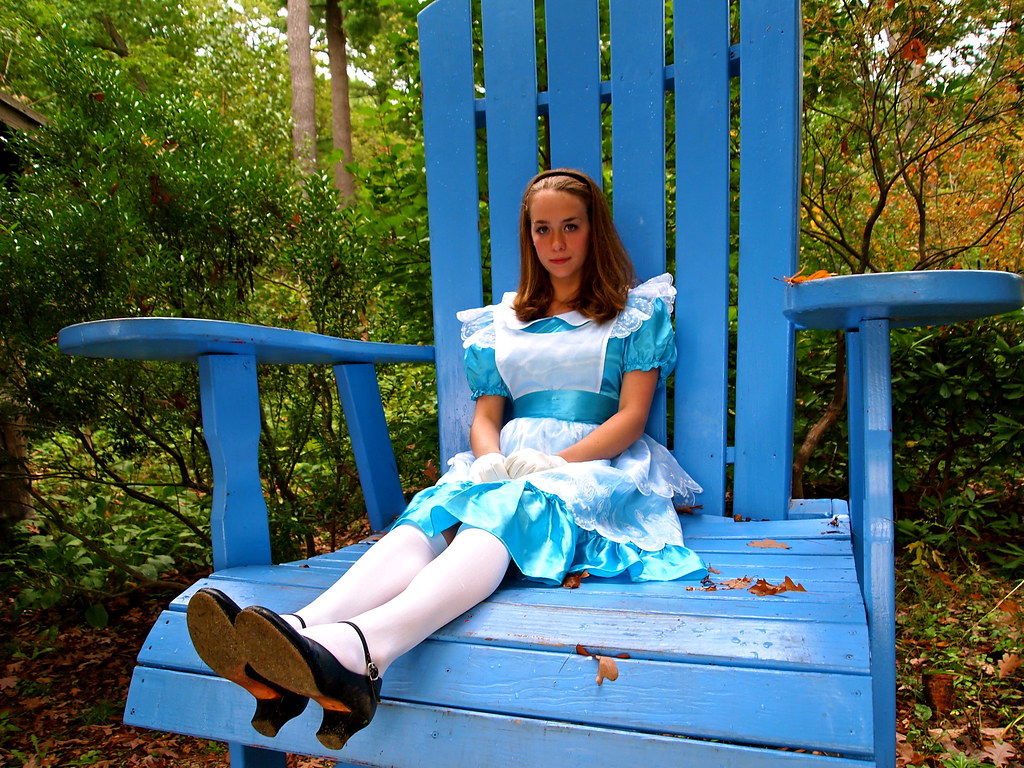 Alice In Wonderland Shrink Me | Emily Rah | Flickr