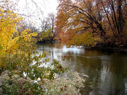 autumn river fallcolor michigan huronriver rockwood downriver