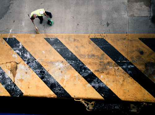 man lines horizontal port work warning concrete mediterranean outdoor stripes working athens fromabove greece caution getty moor broom striped oneperson gettyimages 43 sweeping piraeus sweeper dustpan colorimage onemanonly highangleview commercialdock blackandyellowstripes 111122 notarim blackandyellowlines