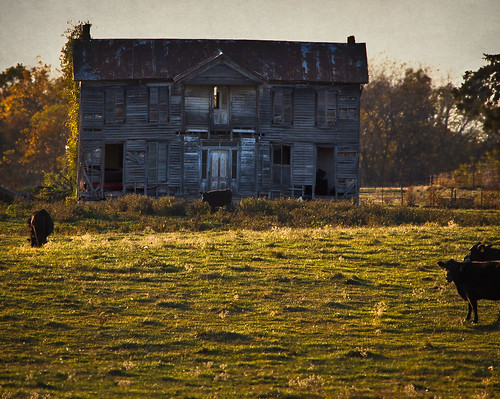 abandoned farmhouse rural decay oldhouse missouri abandonedhouse pioneer missouririver