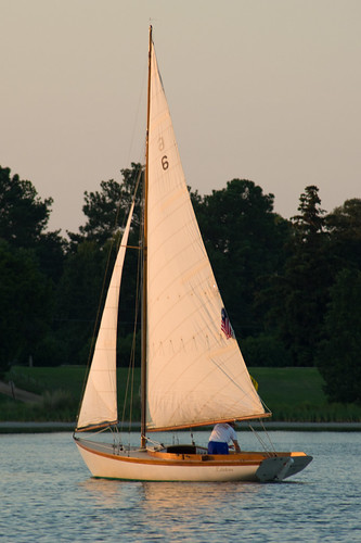 sailboat deltaville d700