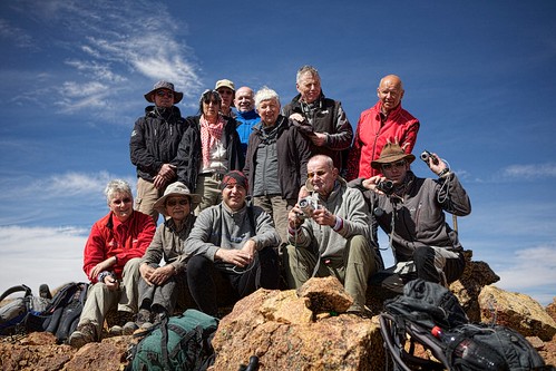 chile trip travel blue vacation portrait sky people mountain june stone clouds canon eos back reisen flickr day view action outdoor top group pack atacama summit andes hiker gps gravel traveler travelgroup 2470mm wikinger 2011 lascuevas canoneos5d canonef2470mmf28l regióndetarapacá 4523t