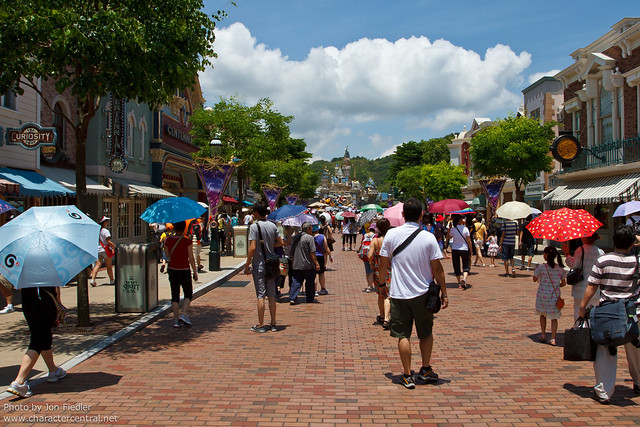 HKDL July 2011 - Exploring Main Street USA