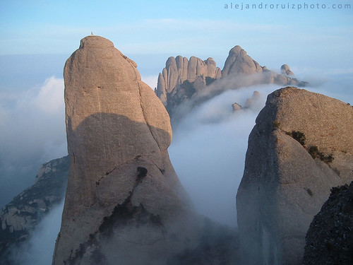 españa fog landscape atardecer climb spain paisaje climbing nubes montserrat rockclimbing escalada cataluña escalade klettern boira cavallbernat 攀登 punsolareniu