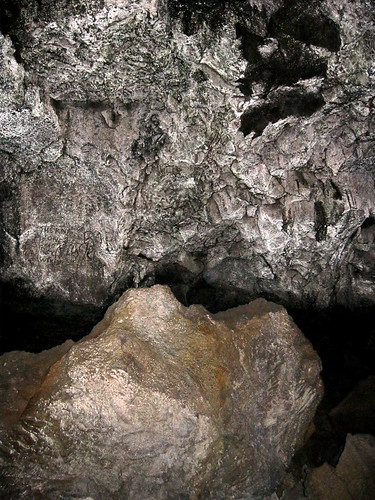 boulder apecaves mtsthelensnationalvolcanicmonument caveslime