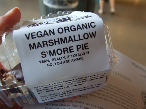 Vegan organic marshmallow s'more pie