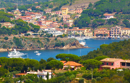 panorama elba mare barche agosto porto toscana isola 2011 portoazzurro blinkagain