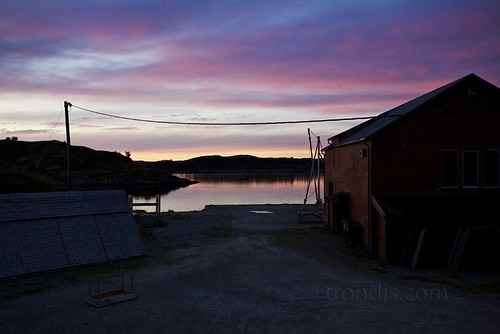 pink sea oneaday clouds canon reflections photography evening photo seaside raw purple dusk tripod wideangle lilac photoaday 5d boathouse 1740mm photog pictureaday aftersunset skyskies 2011 hitra project365 gorillapod trondjs project365224 hopsjø project365081211 project36512aug11 hopsjøfabrikken