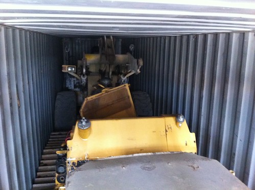 container caterpillar dozer heavyequipment komatsu excavator 40container containerizeequipment shippingequipmentoverseas howtoshipheavyequipment containerizedequipment equipmentdismantling willanexcavatorfitina40footcontainer containerizationofequipmentmachinery