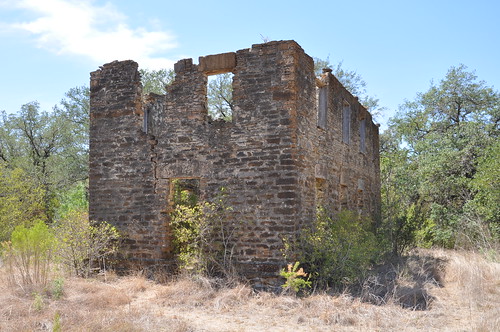 school abandoned ruins texas tx ruin historic institute vacant ghosttown roofless lytle bentoncity atascosacounty bentoncityinstitute