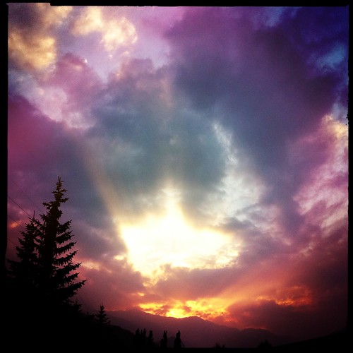 light sunset sky cloud mountain alps italia piemonte oulx hipstamatic lucifervilens blankonoirfilm